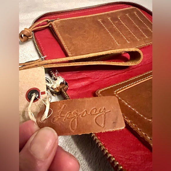 Oak River Wallet, Brown distressed, Genuine Leather - Picture 4 of 13